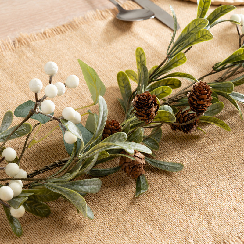 Mistletoe & Cone Garland 125cm
